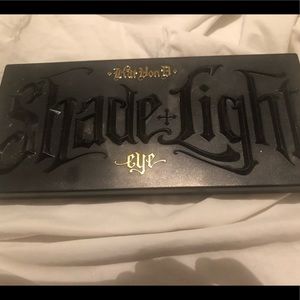 . ✖️✖️Pending✖️✖️ KVD Shade and Light palette